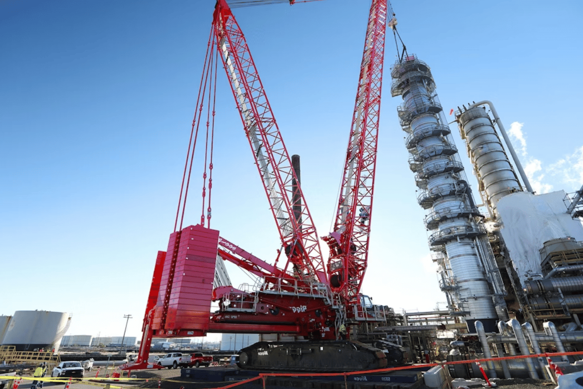 OSHA Requirements for Heavy Equipment Operation in Refineries